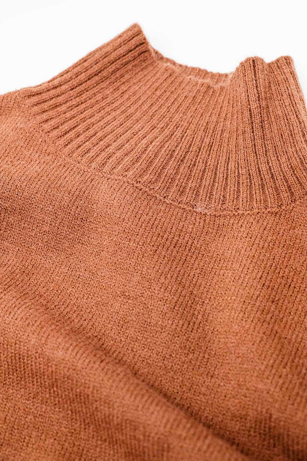 jersey de punto grueso en camel con cuello alto Q2