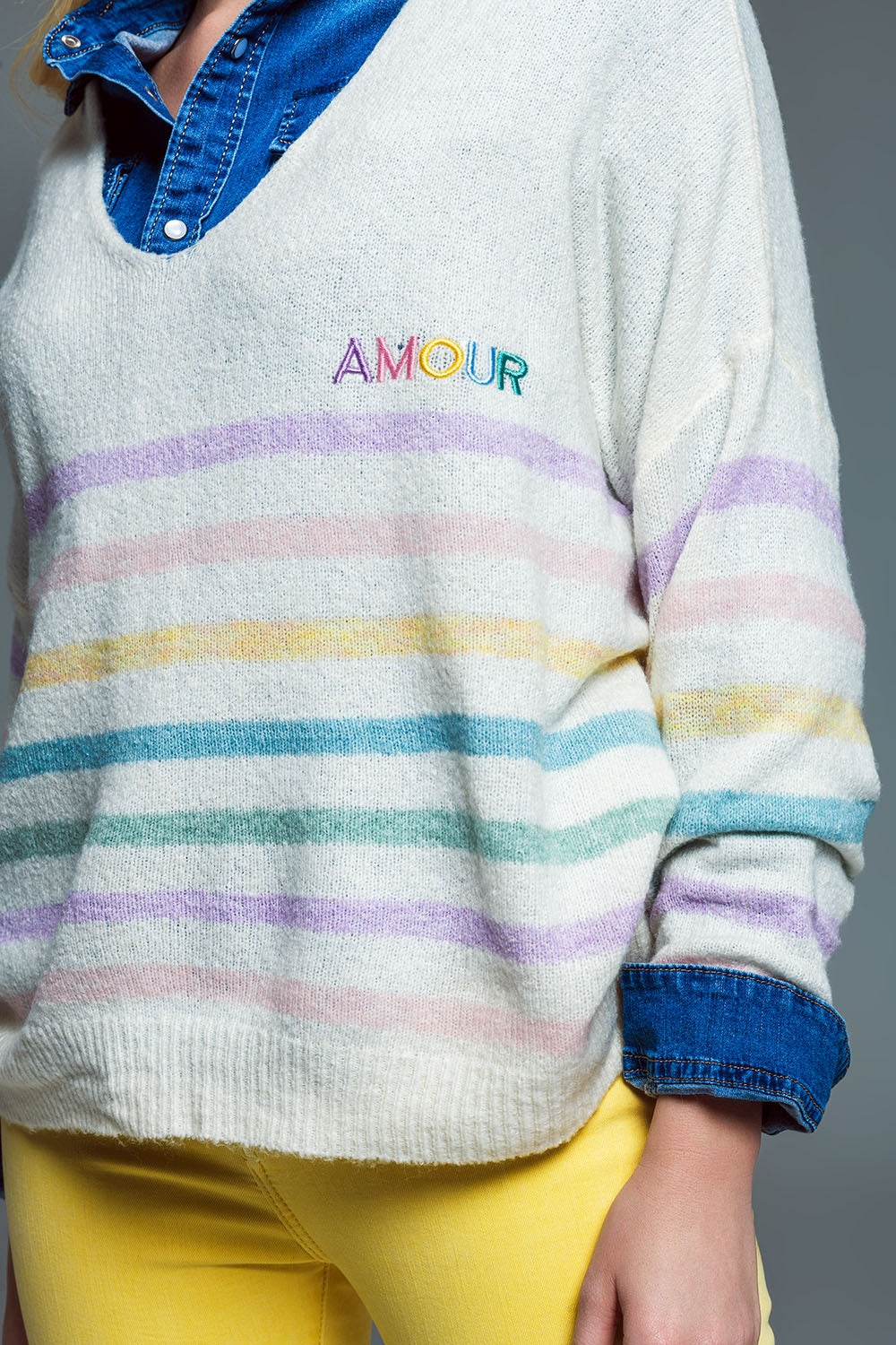 Jersey de rayas en colores pastel y bordado Amour Q2