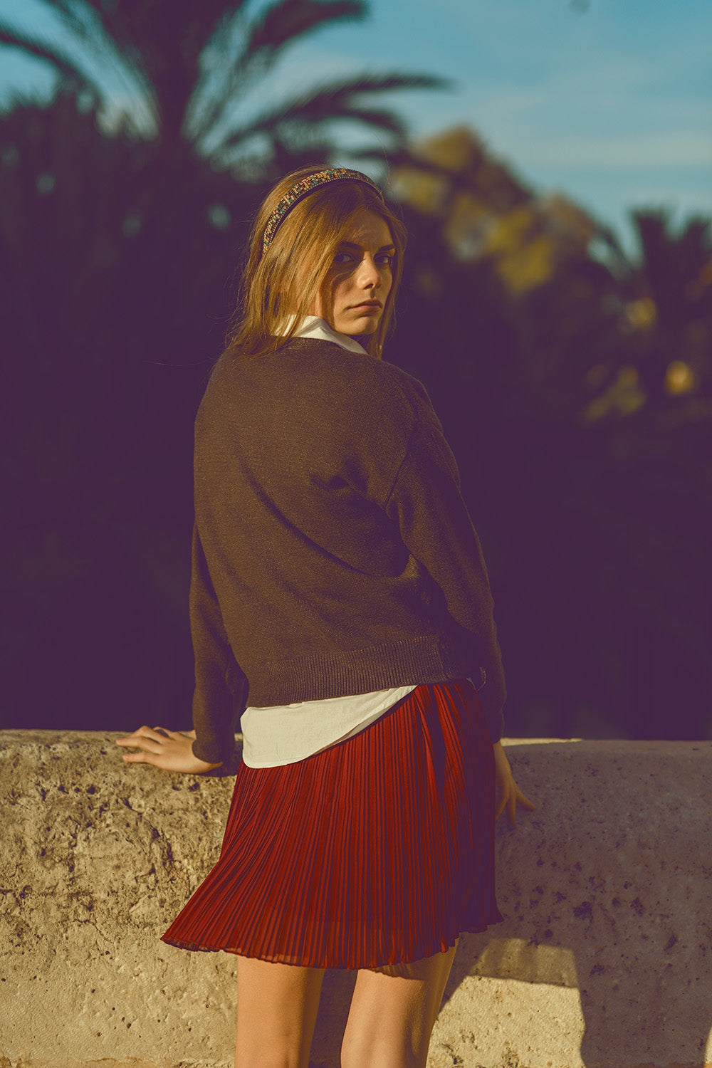 jersey gris carbón con detalle de corazón rojo Q2