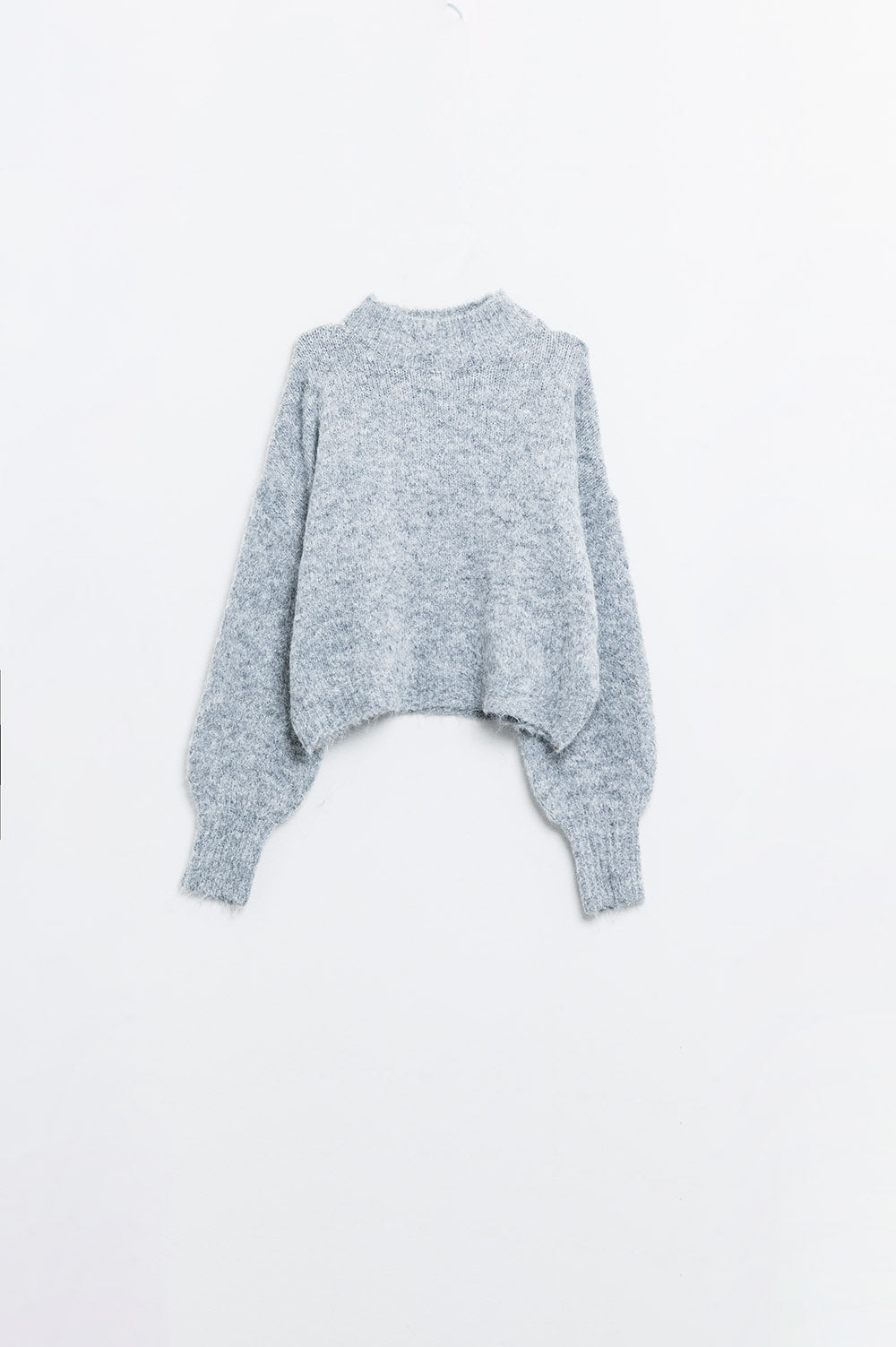 Q2 Jersey gris esponjoso con cuello alto y mangas globo
