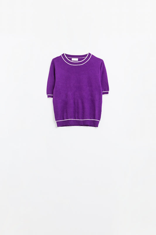 Q2 Jersey morado de manga corta con detalle de líneas blancas
