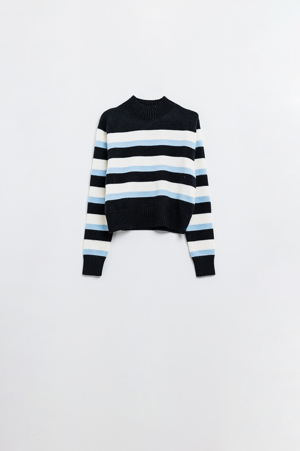 Jersey negro con rayas azules y blancas y cuello alto Q2