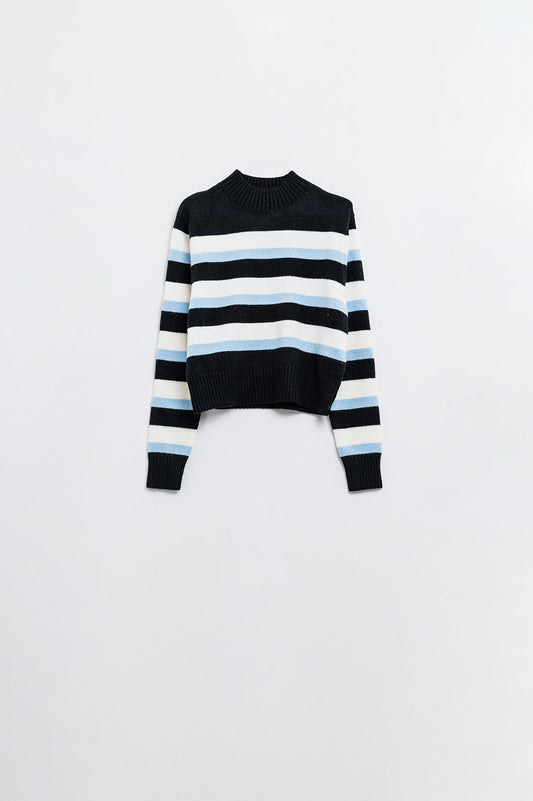 Jersey negro con rayas azules y blancas y cuello alto Q2