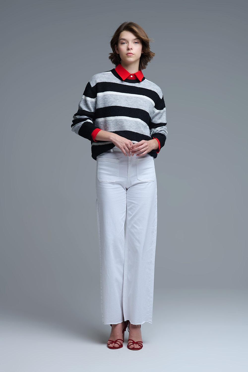 Jersey negro con rayas blancas y grises Q2