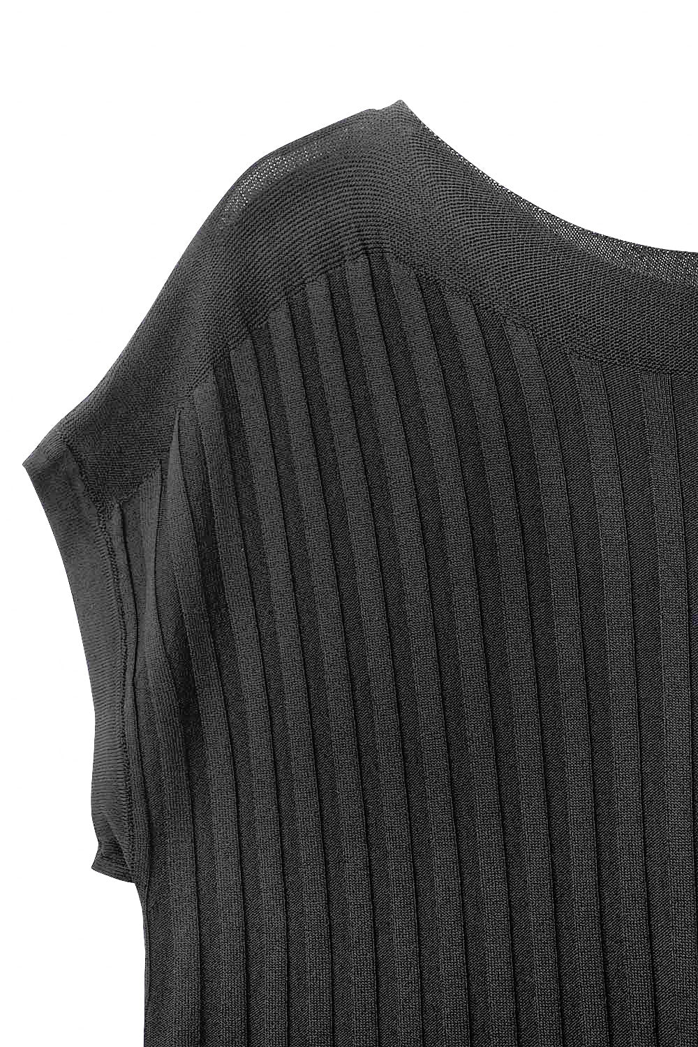 Jersey negro de punto fino con cuello barco Q2