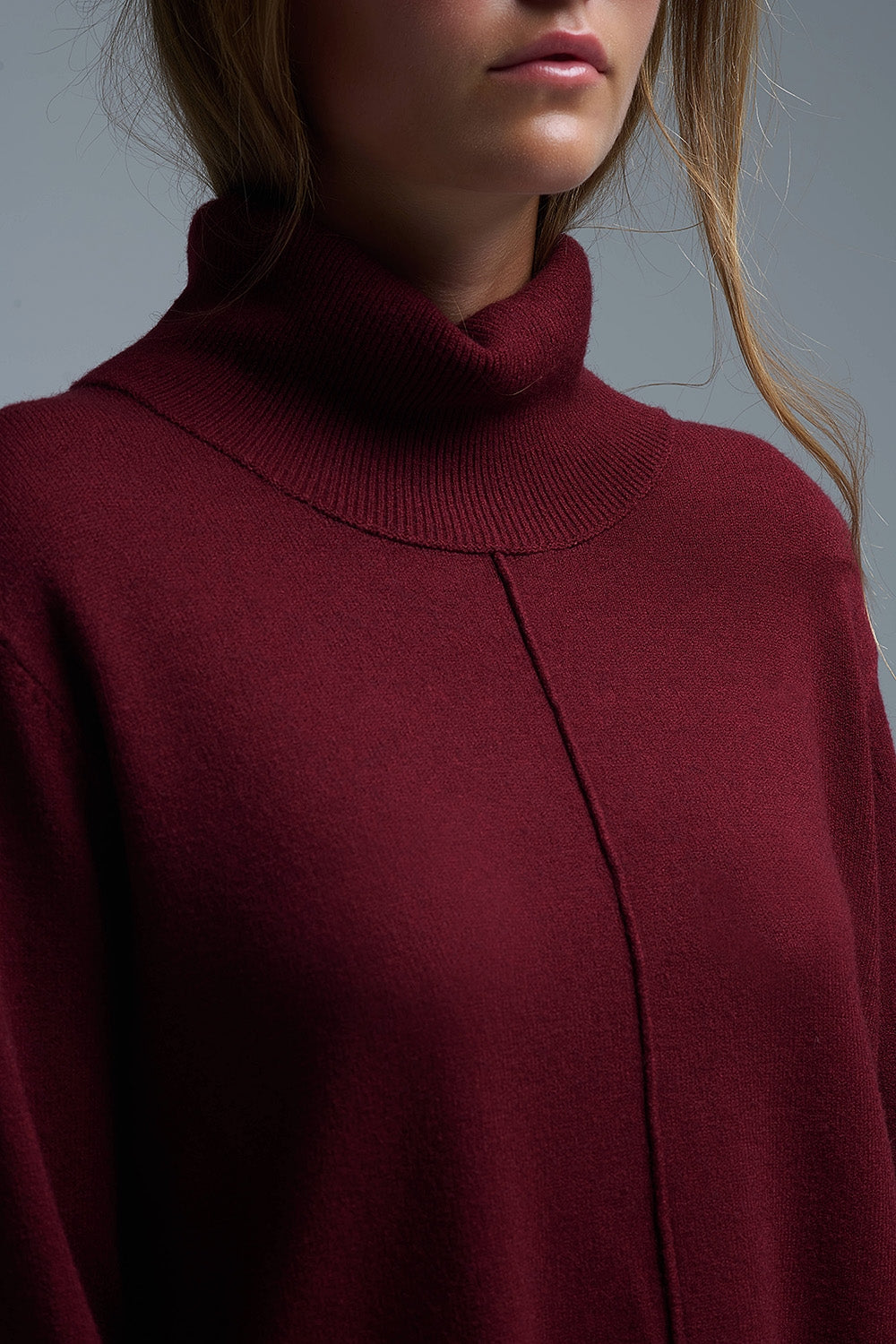 Jersey oversize con cuello vuelto en burdeos Q2