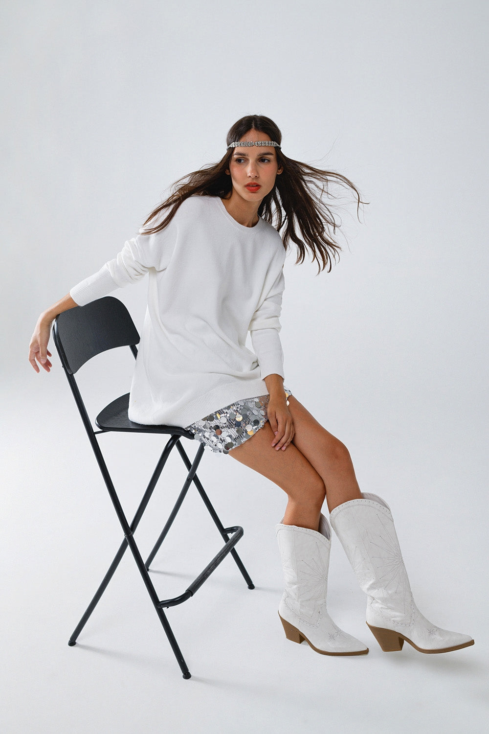 Q2 Jersey oversize de manga larga y cuello redondo en blanco