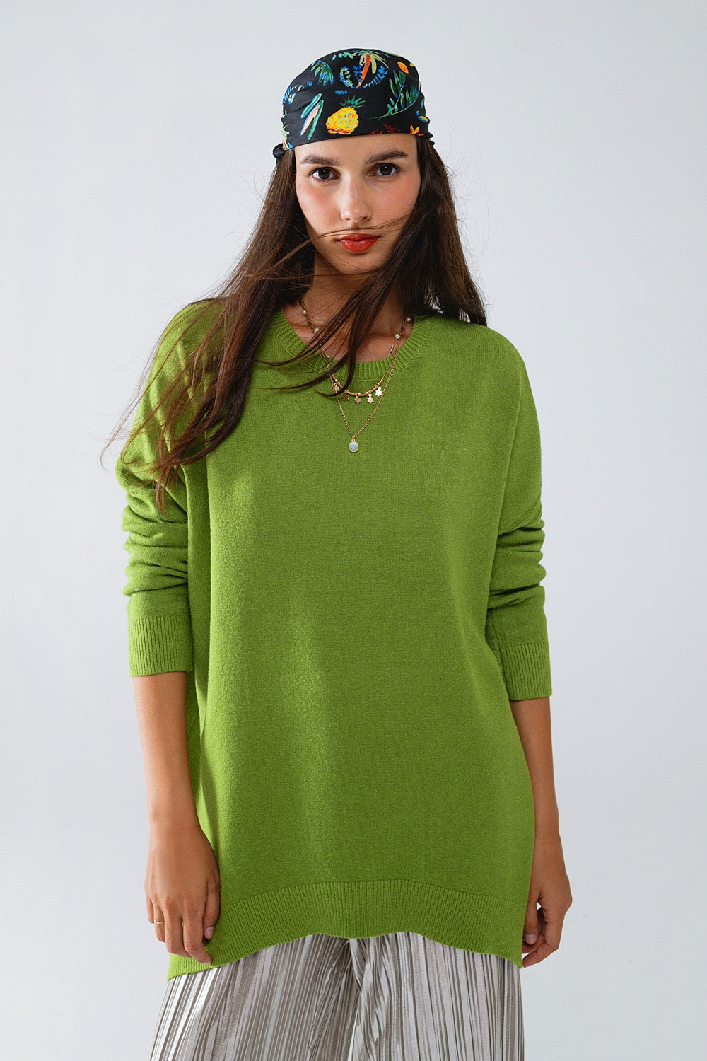 Jersey oversize de manga larga y cuello redondo en verde oliva Q2