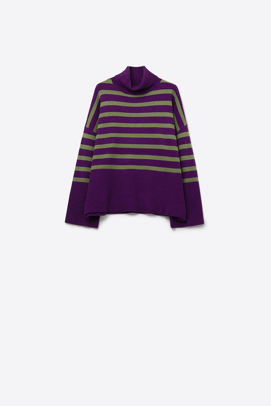 Q2 Jersey oversize morado de cuello alto con rayas verdes y aberturas laterales