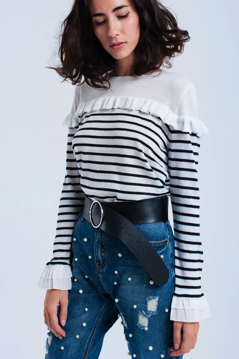 Jersey rayado negro con volantes Q2