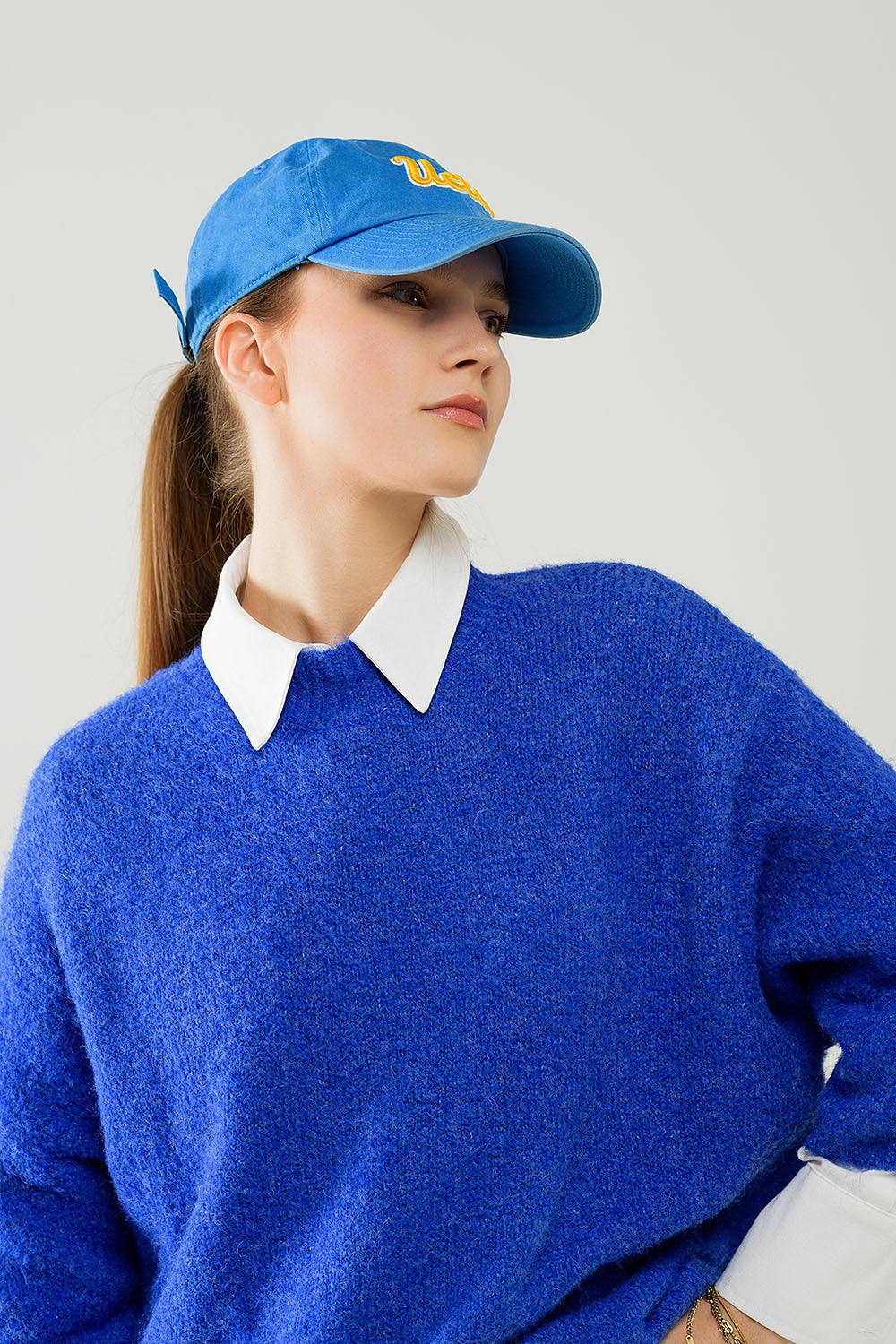 Jersey relajado con manga francesa y cuello redondo en azul tinta Q2