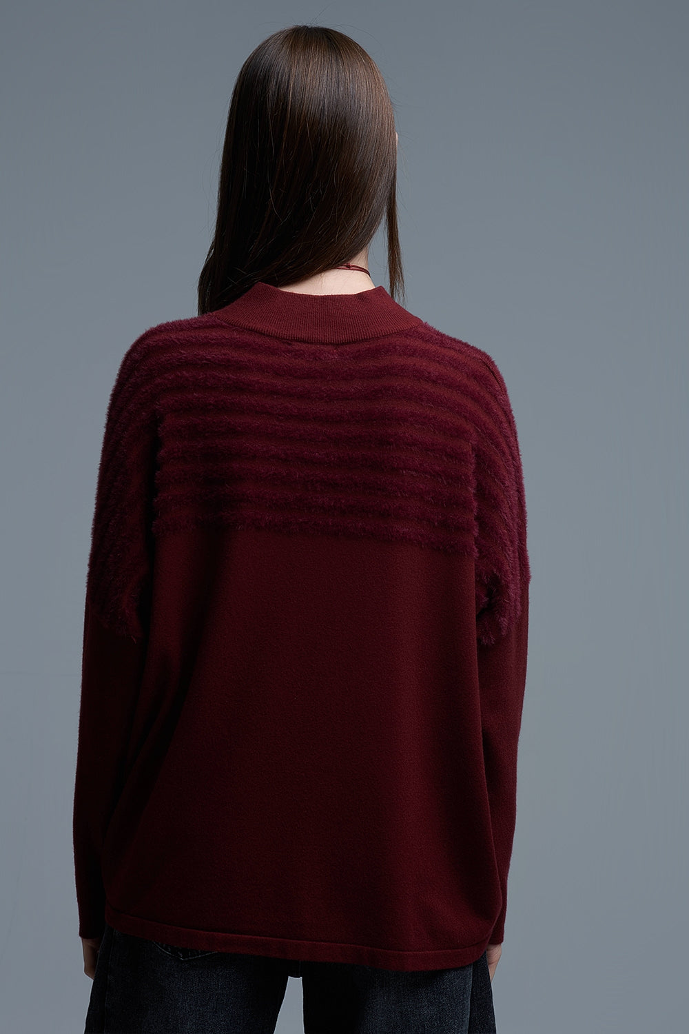 Jersey relajado de cuello alto con rayas texturizadas en burdeos Q2