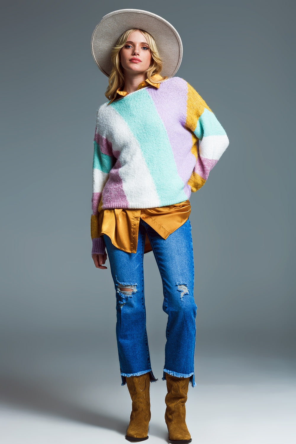 Jersey relajado de rayas diagonales multicolor con cuello barco en colores pastel Q2