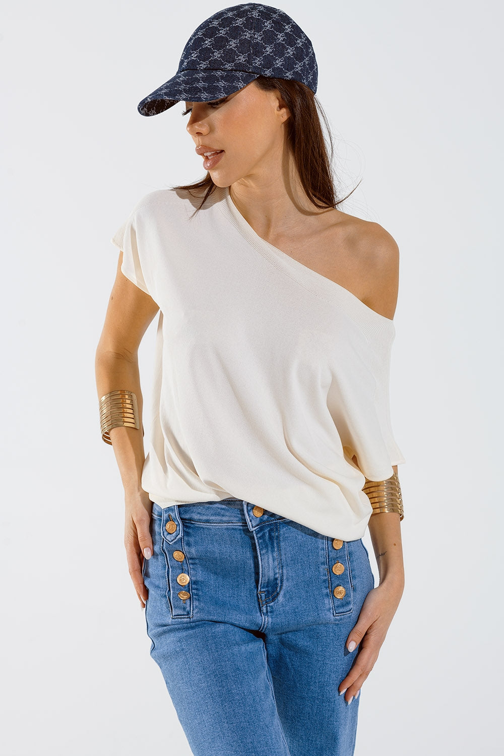 Jersey relajado sin hombros en color crema Q2