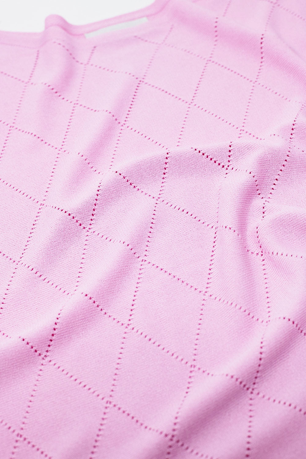 Jersey rosa claro con estampado de rombos y cuello barco Q2