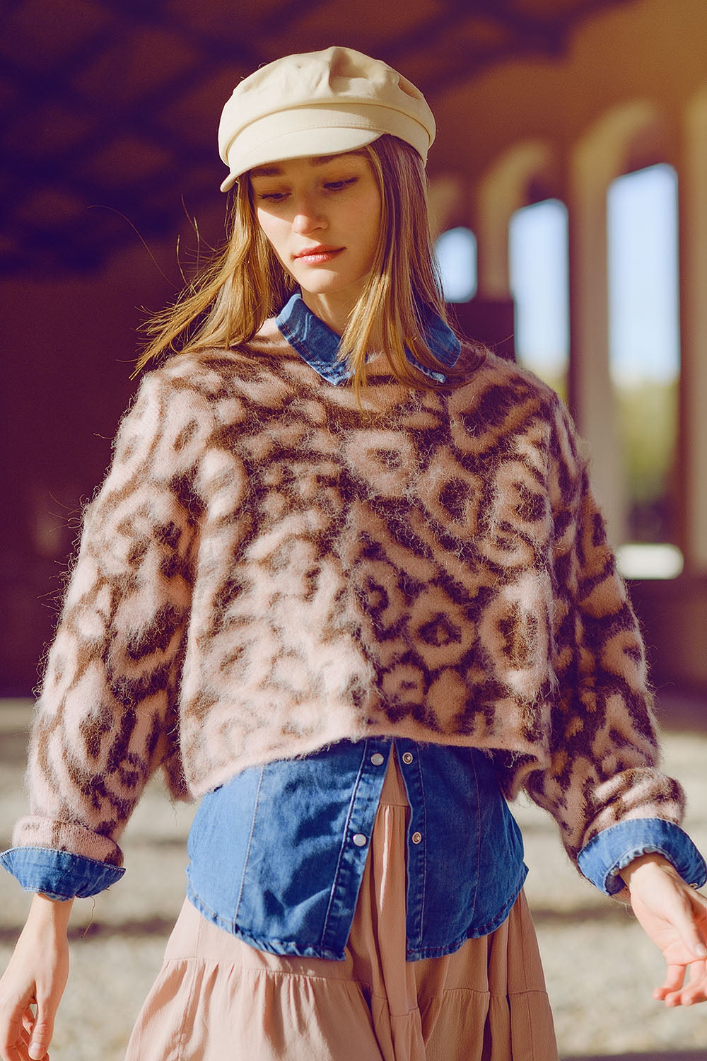 Q2 Jersey rosa con estampado de leopardo de punto de lana
