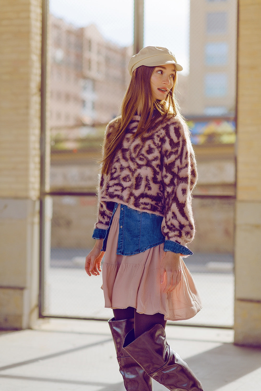 Jersey rosa con estampado de leopardo de punto de lana Q2