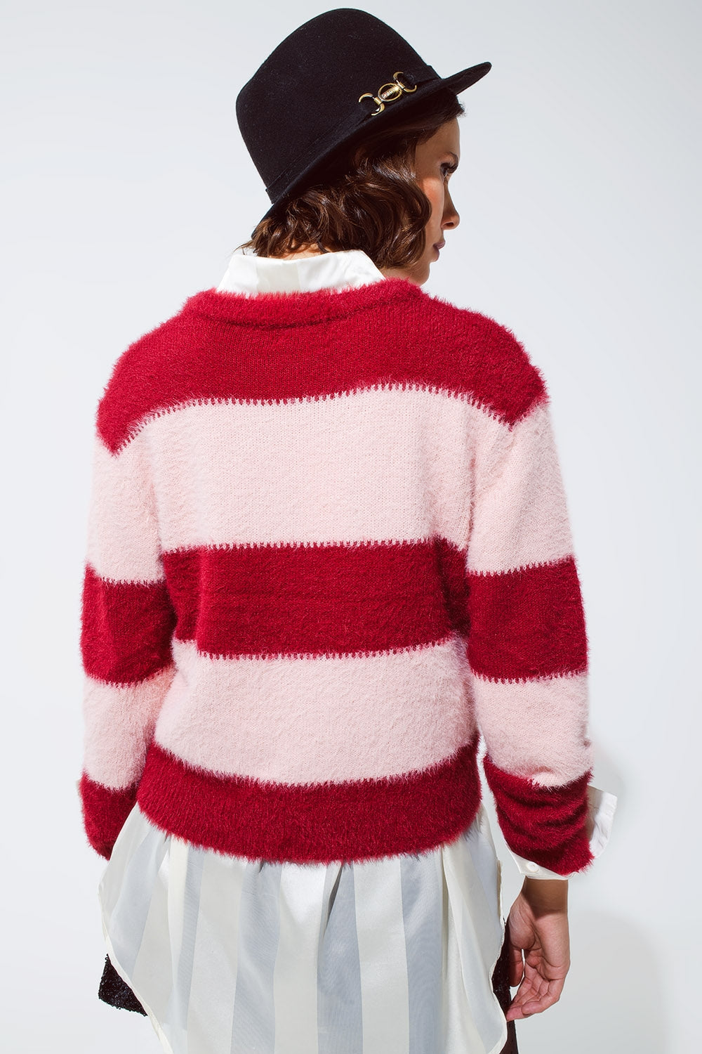 Jersey rosa con rayas y cuello redondo Q2
