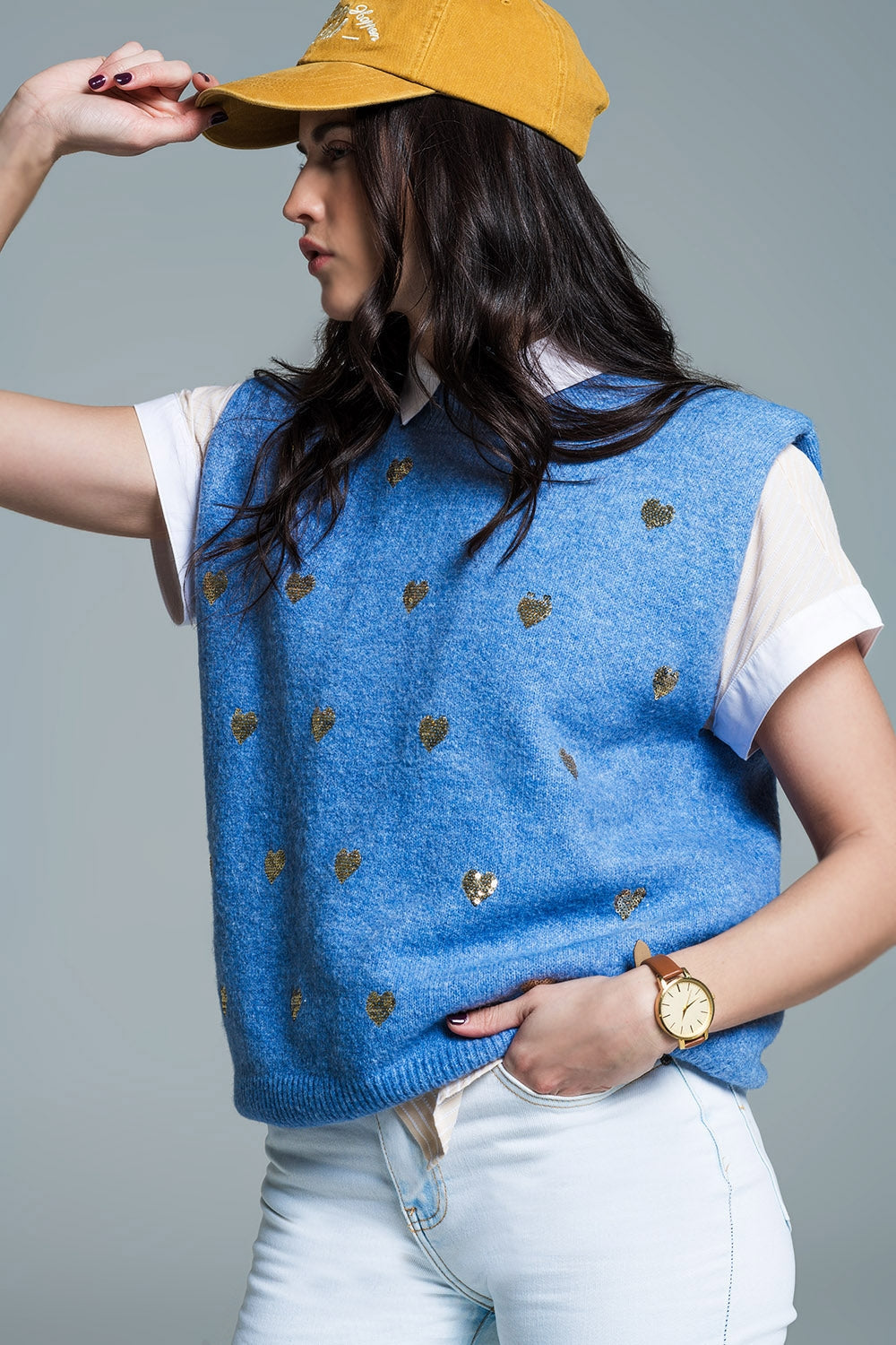 Jersey sin mangas azul con corazones de lentejuelas plateadas Q2