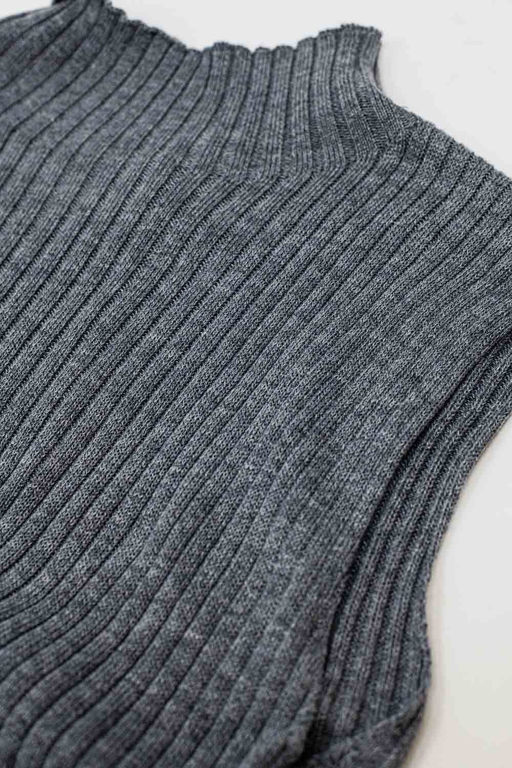 Jersey sin mangas de punto fino de lana en gris Q2