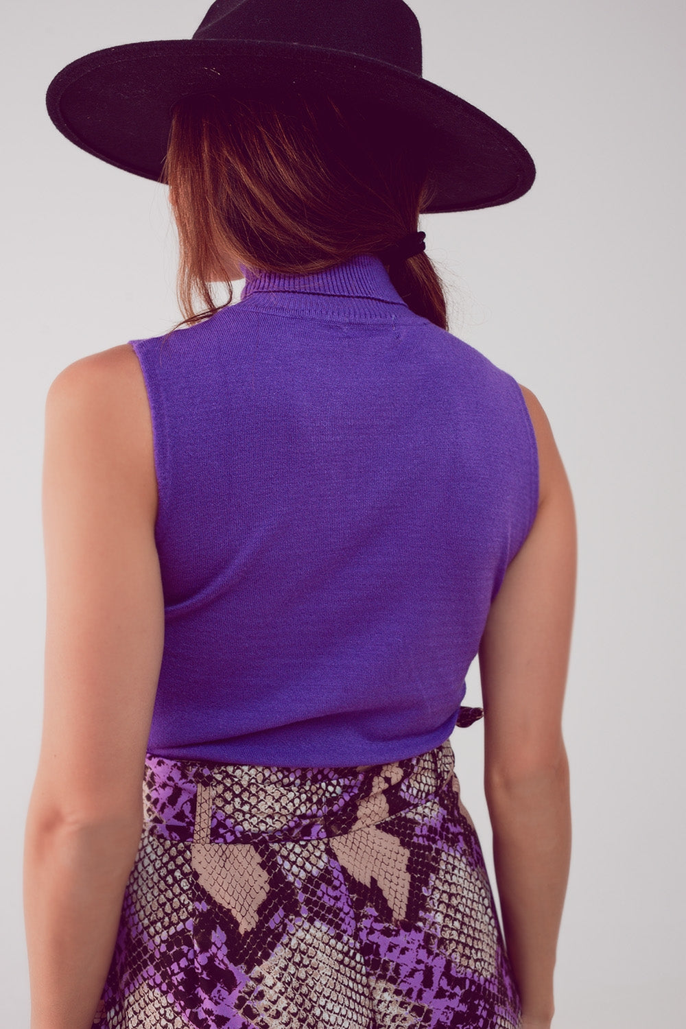 Jersey sin mangas en color morado Q2