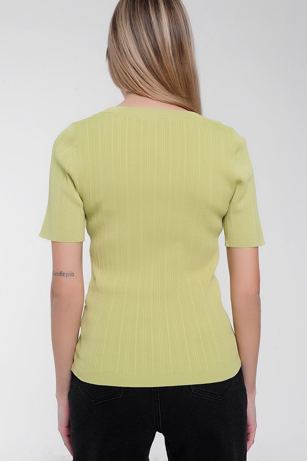 Jersey verde de manga corta con cuello ancho Q2