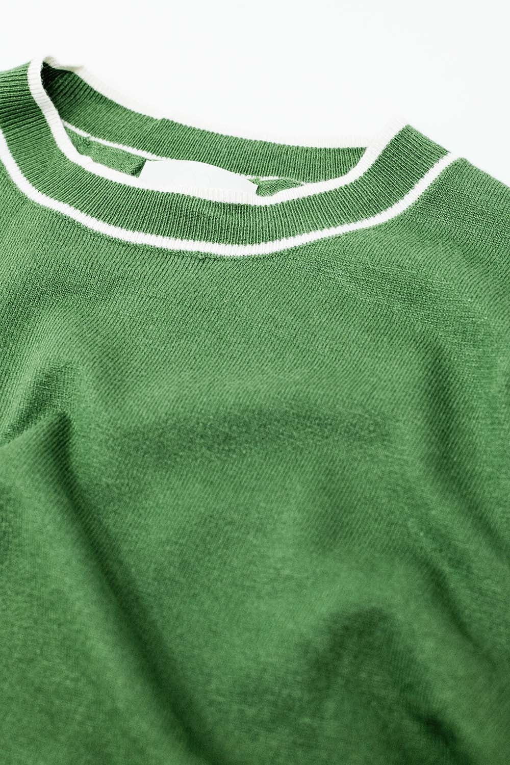 Jersey verde de manga corta con detalle de líneas blancas Q2