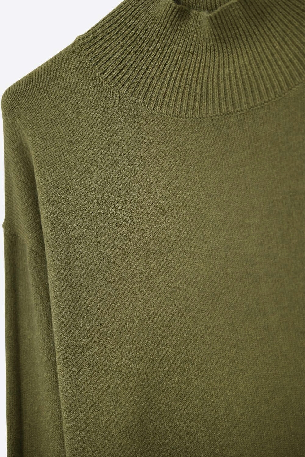 Jersey verde militar holgado con detalle de espalda abierta Q2