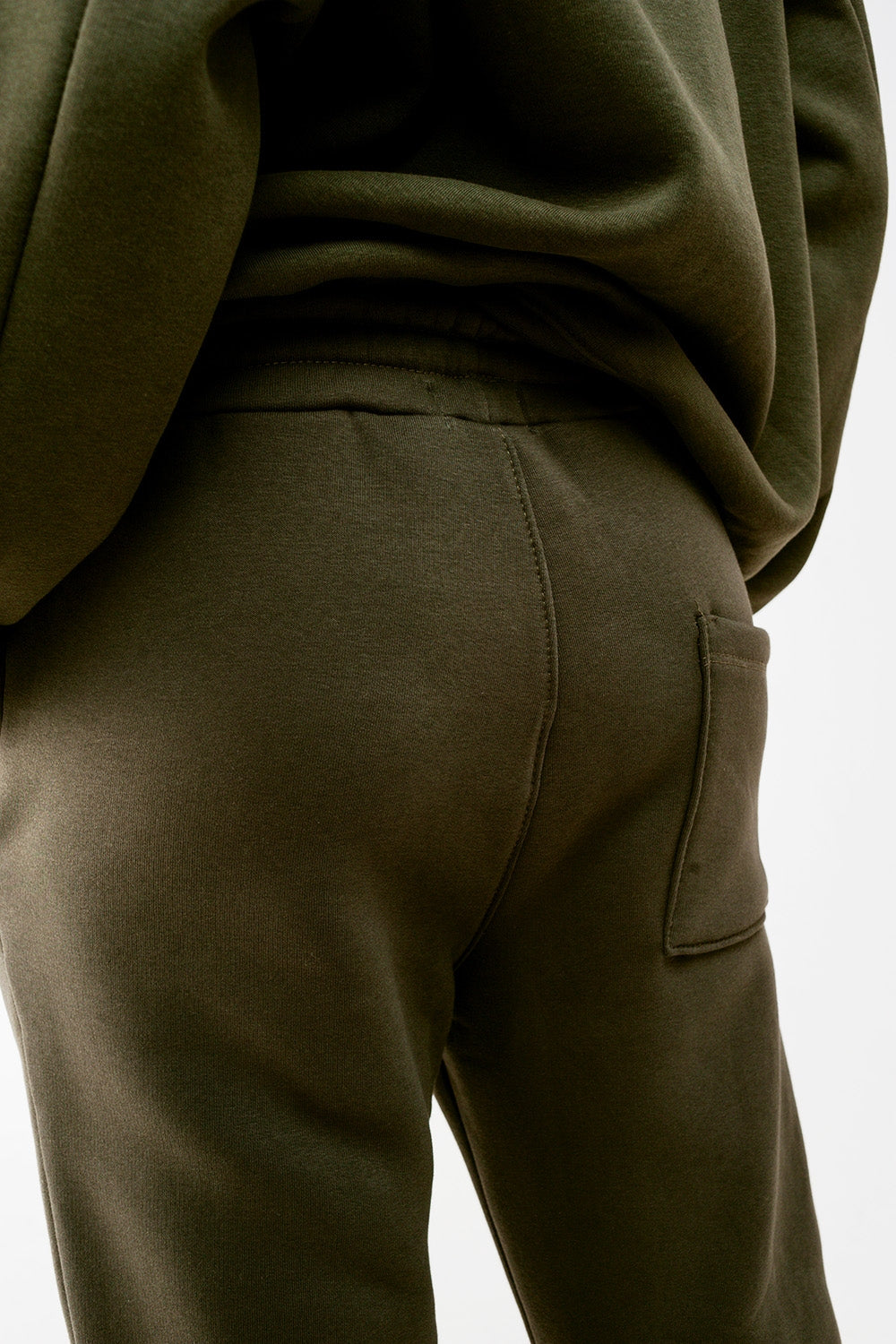 Jogger de algodón en color caqui Q2