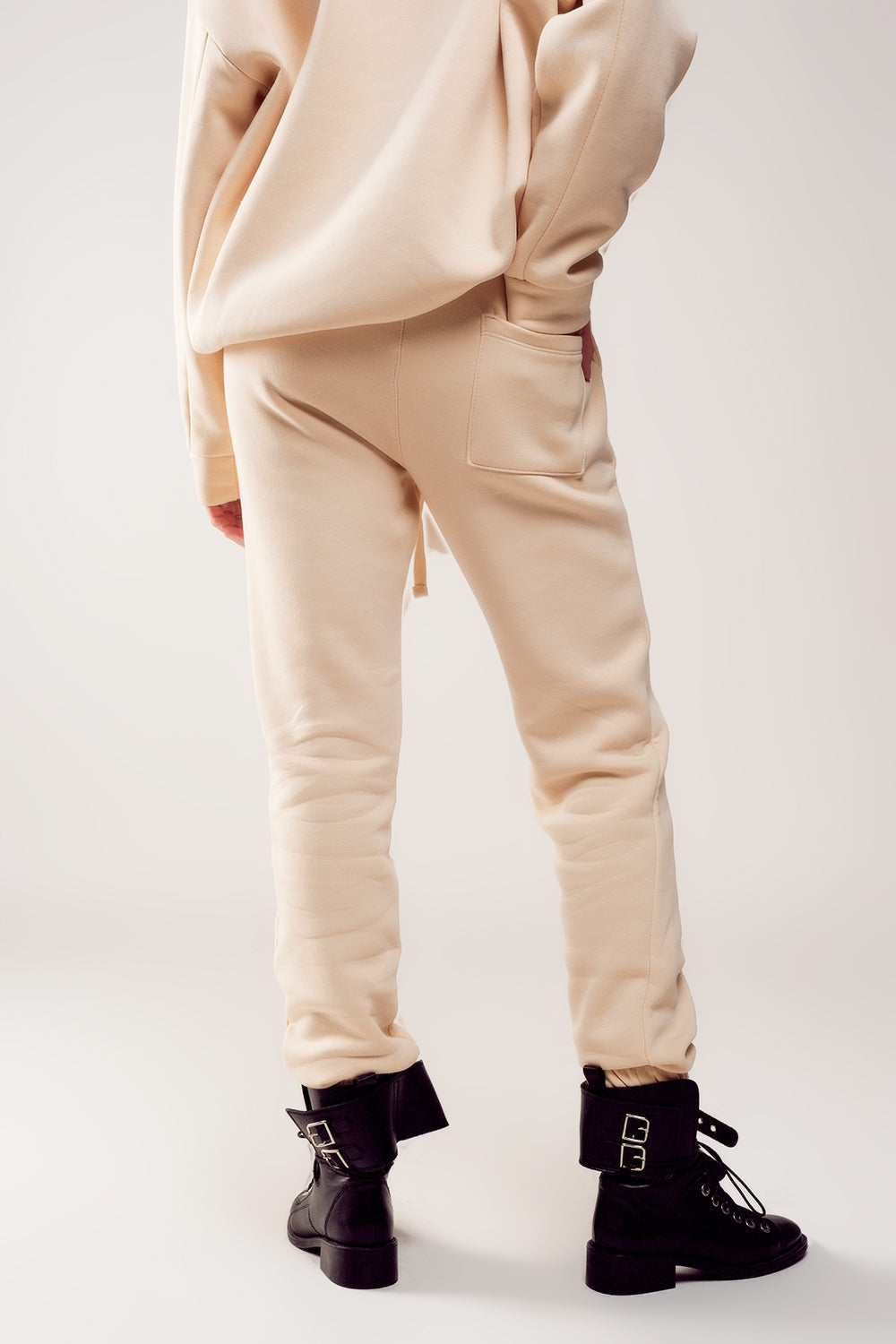Jogger de algodón en color crema Q2