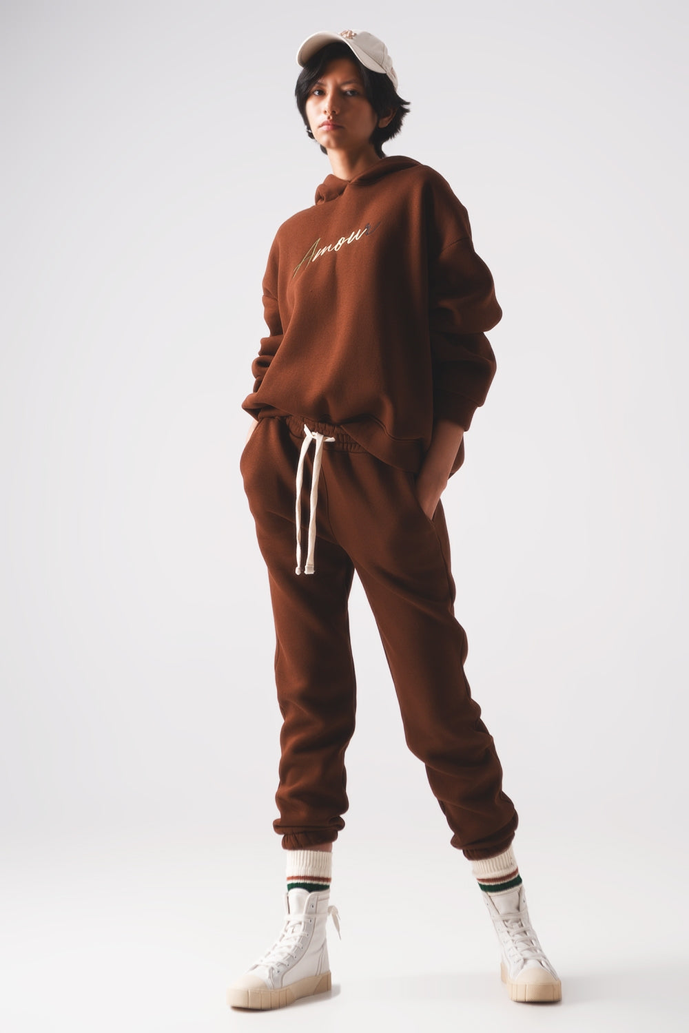 Jogger de algodón en color marron Q2