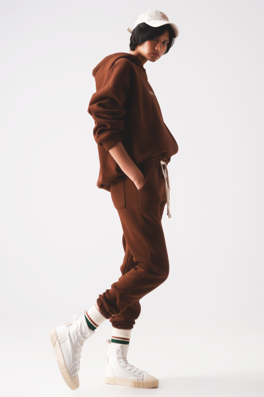 Jogger de algodón en color marron Q2