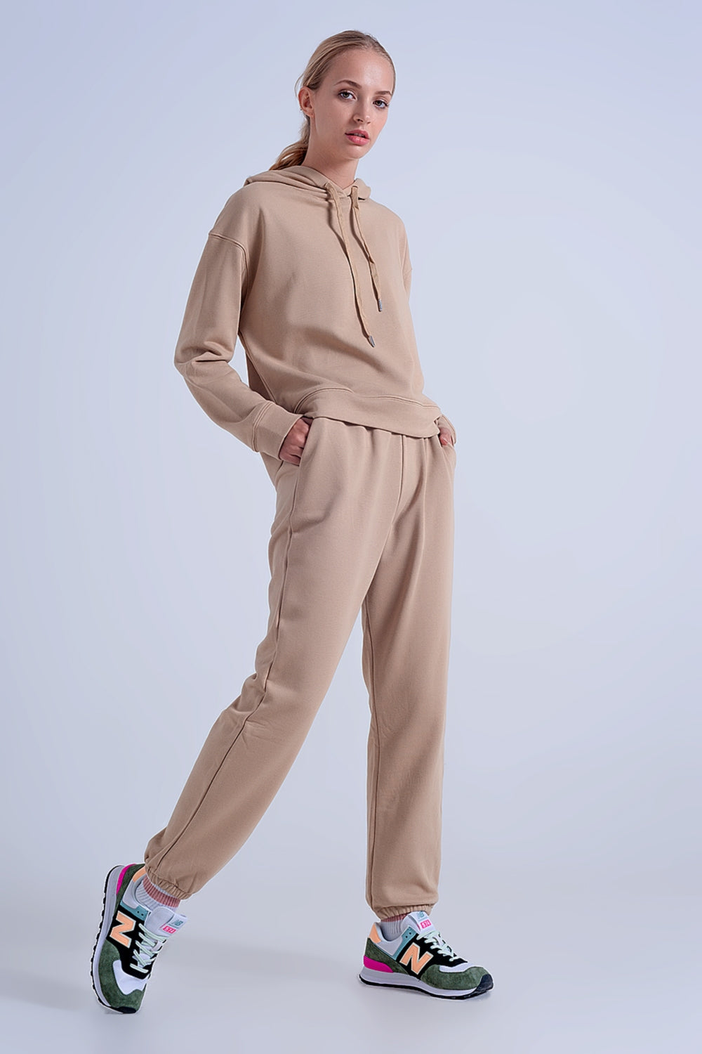 Joggers beige básicos con cordón de algodón Q2