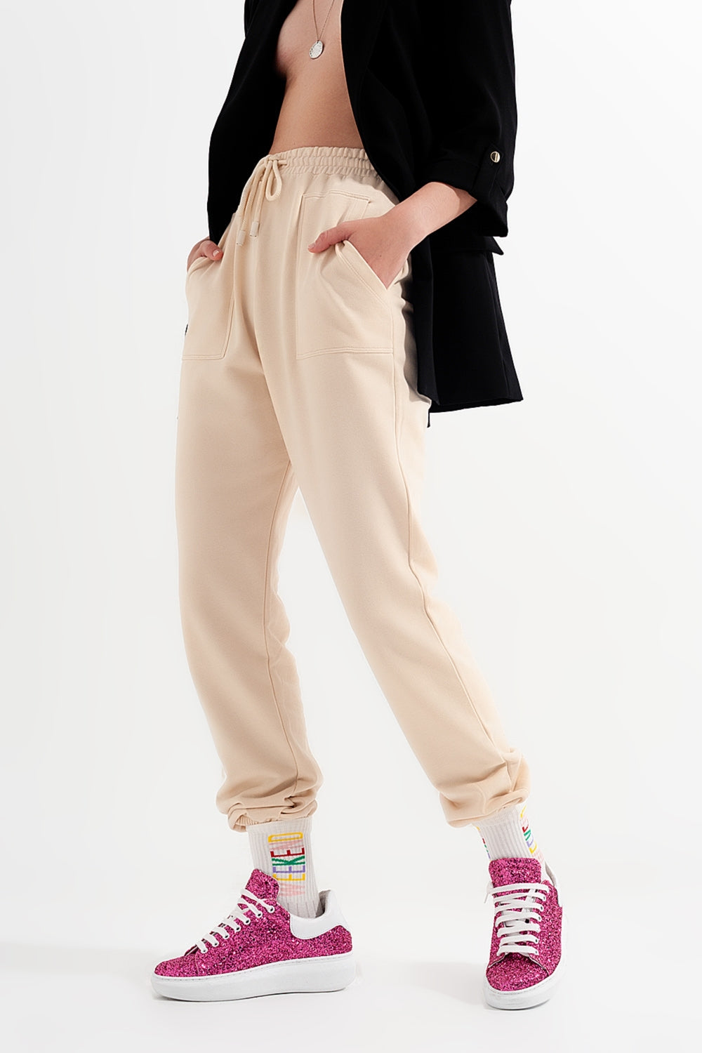 Joggers con cintura elástica en beige Q2