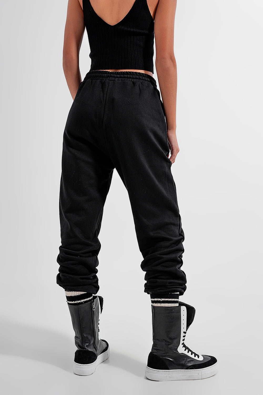 Joggers negros básicos con cordón de algodón Q2