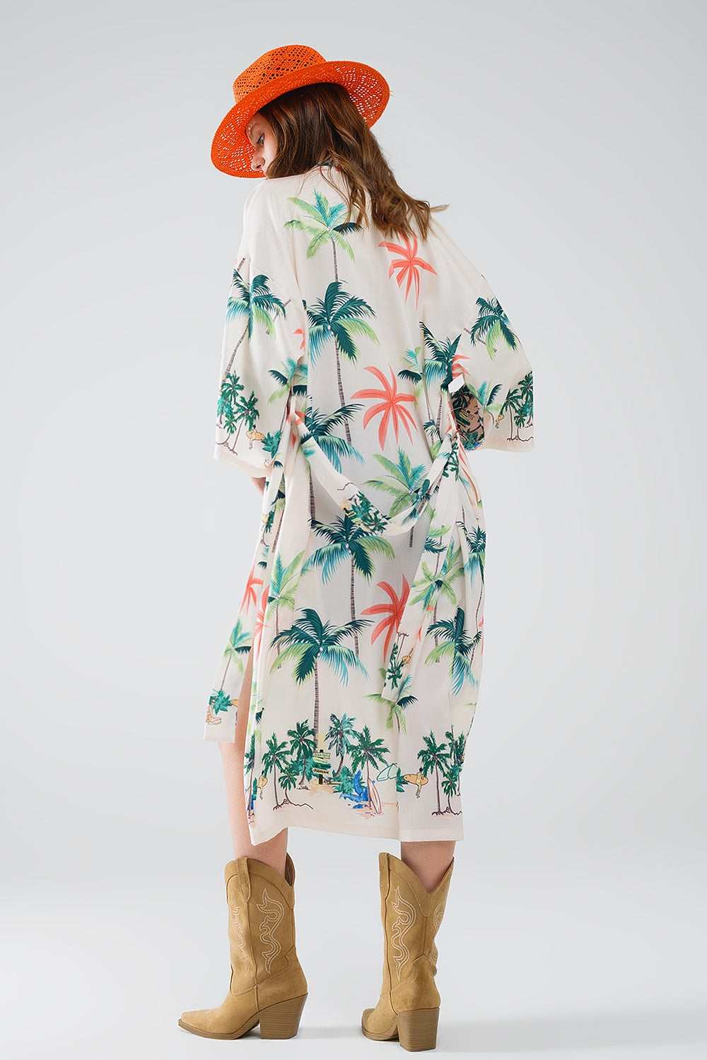 Kimono abierto en color crema con estampado playero y largo midi Q2