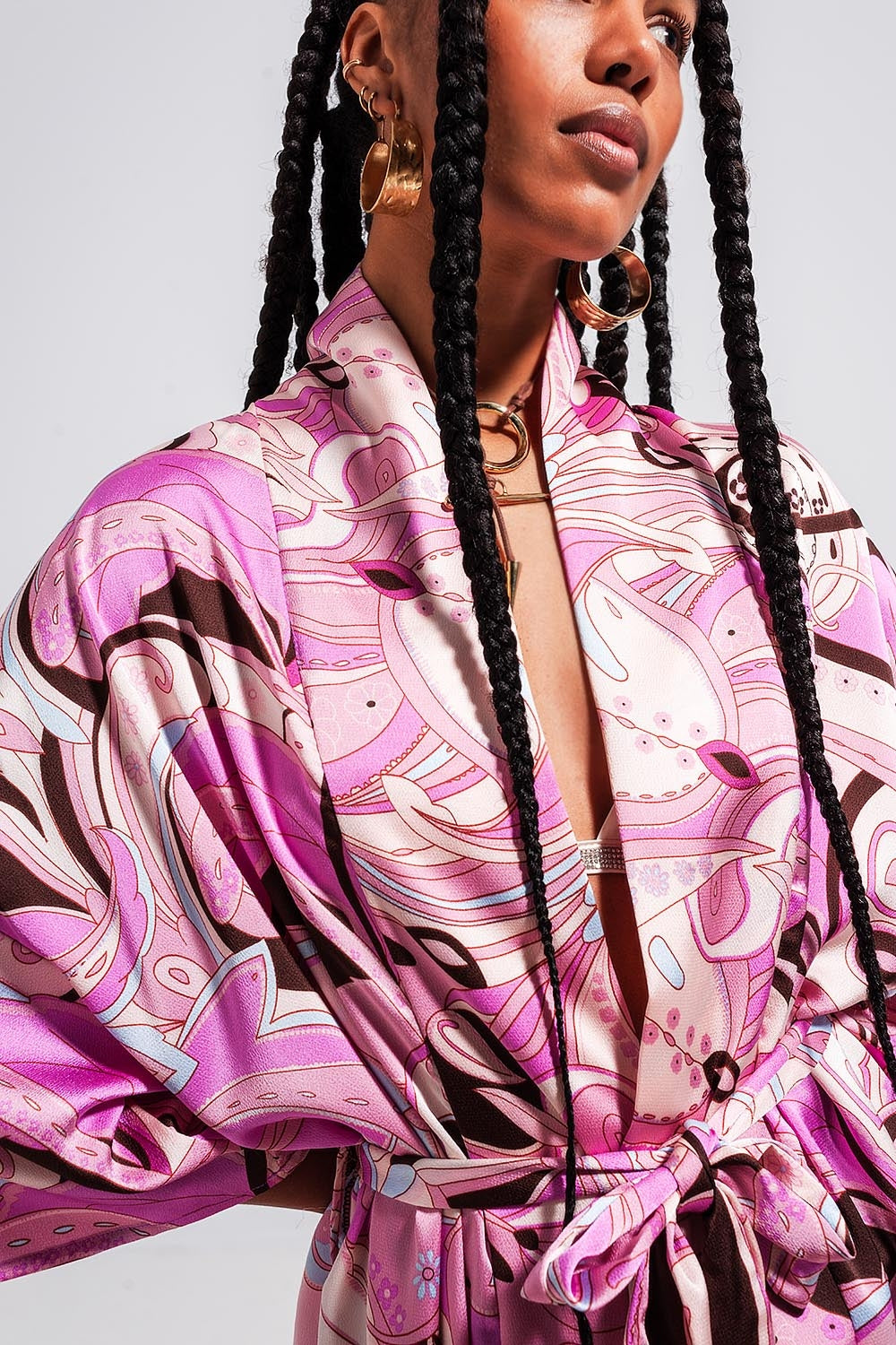Kimono en rosa con estampado abstracto Q2