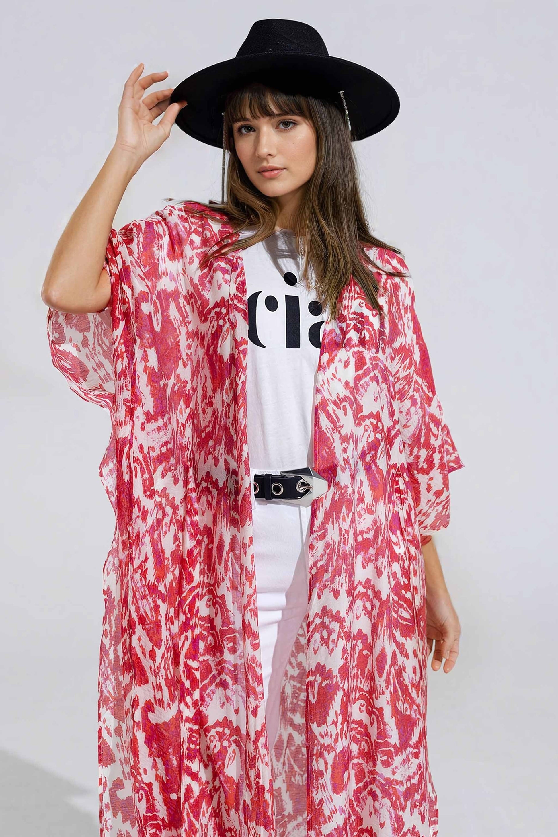 Kimono largo rojo con cierre de cordón y estampado tribal Q2
