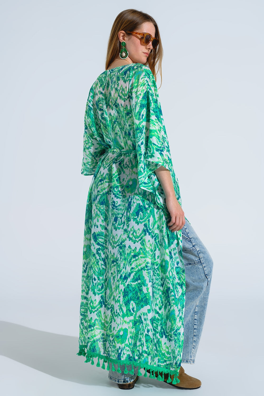 Kimono largo verde con cierre de cordón en estampado tribal Q2