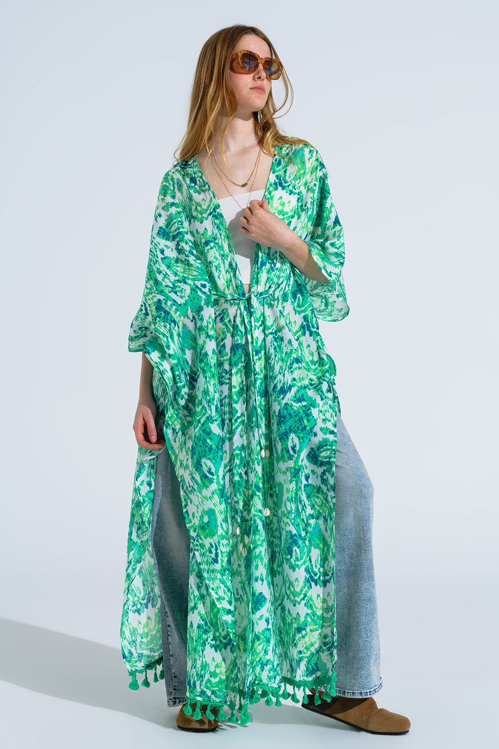 Kimono largo verde con cierre de cordón en estampado tribal Q2