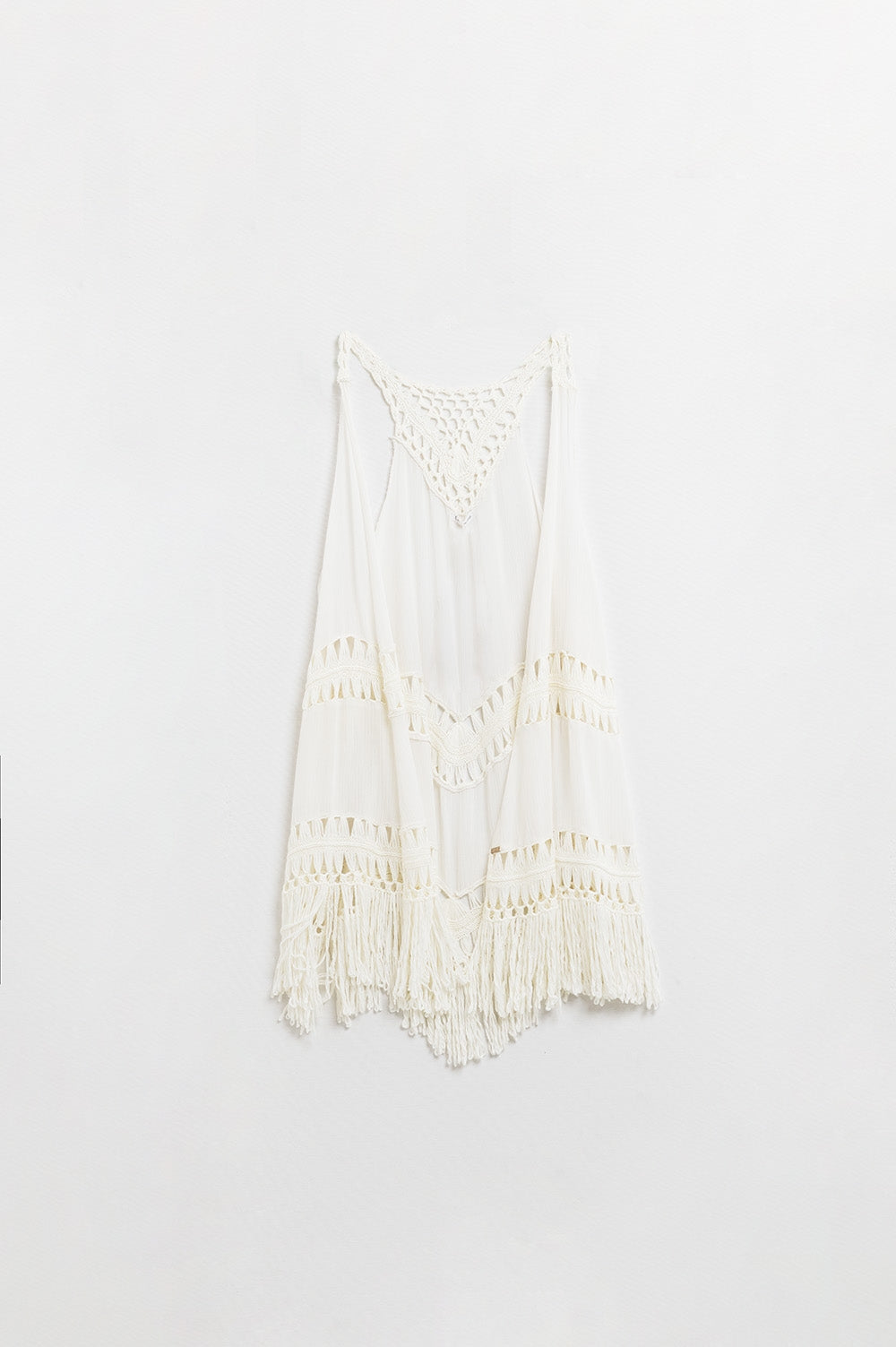 Q2 Kimono marfil de ganchillo con flecos
