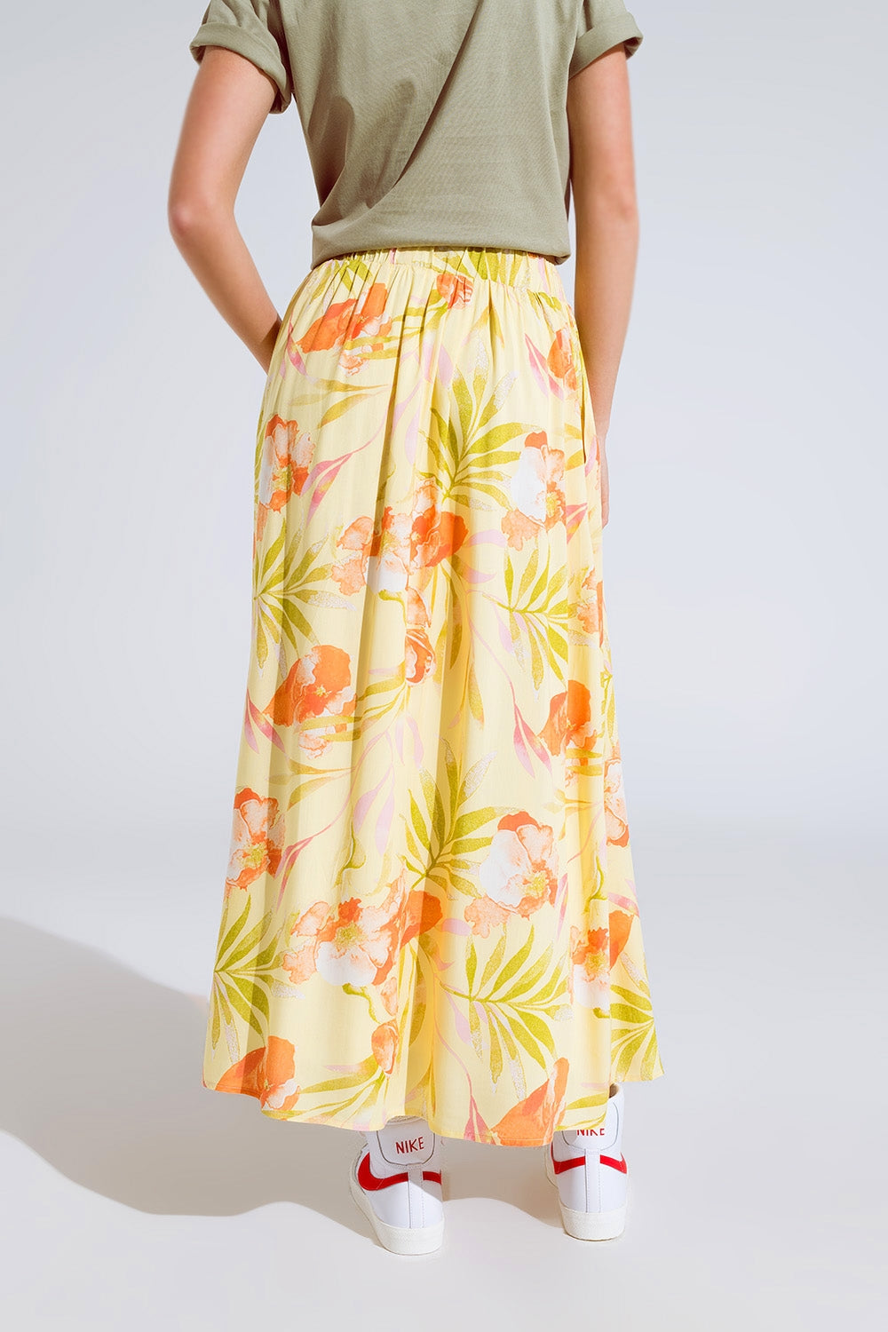 maxi falda amarilla con estampado tropical Q2
