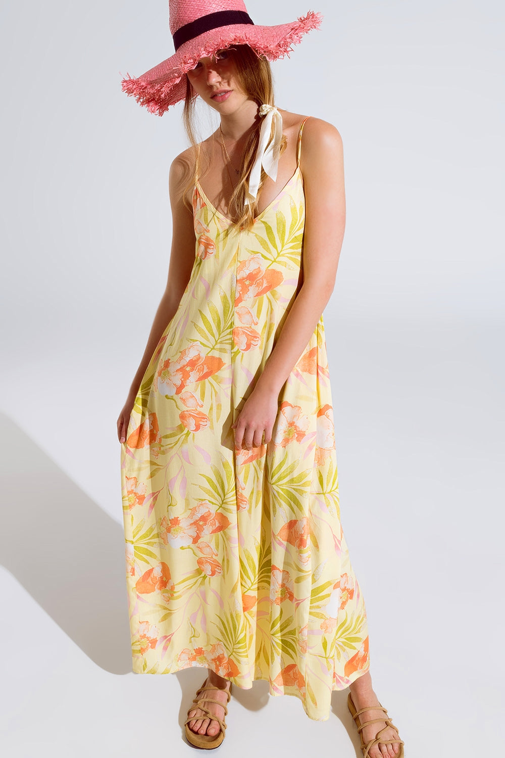 maxi mono amarillo con estampado tropical Q2