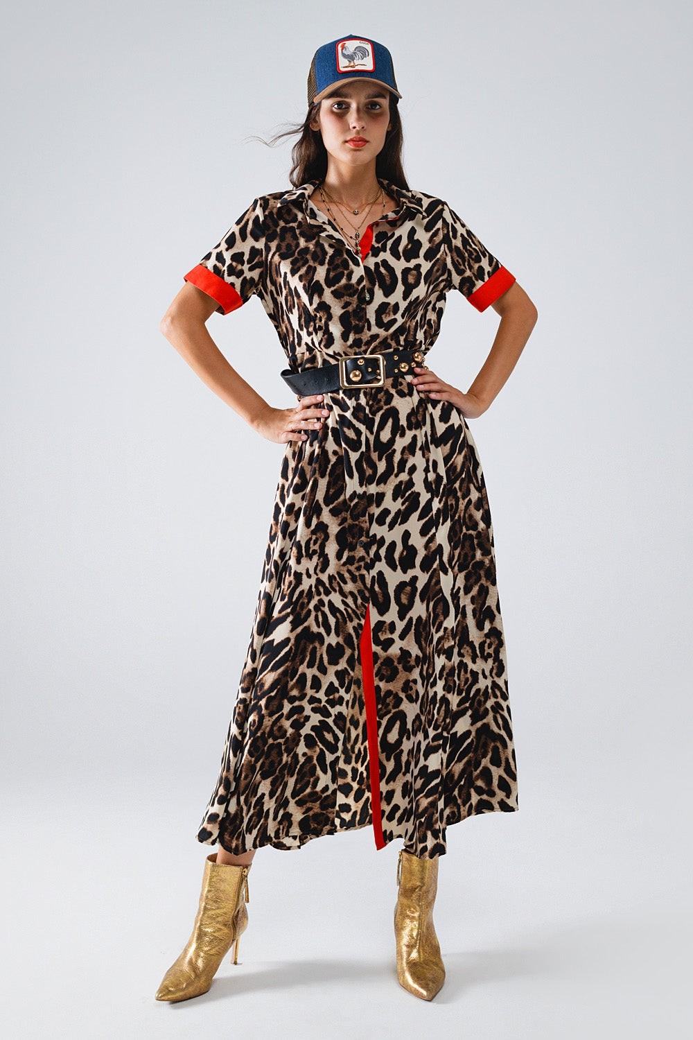 Maxi vestido abotonado de leopardo con detalles rojos Q2