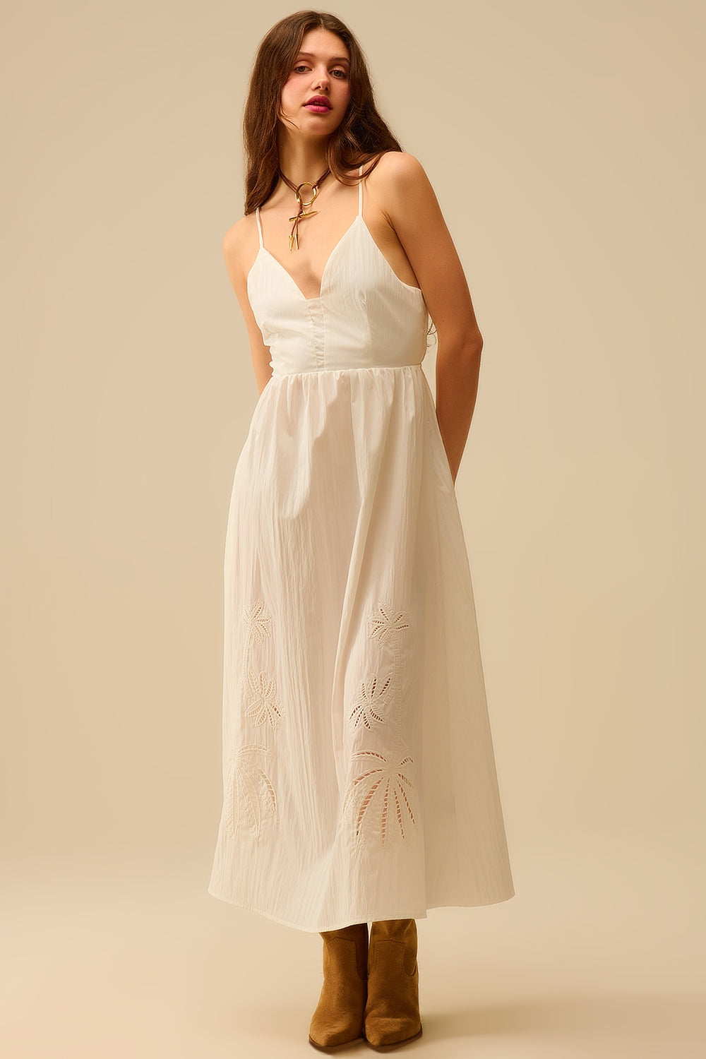 Maxi vestido blanco con palmeras bordadas Q2