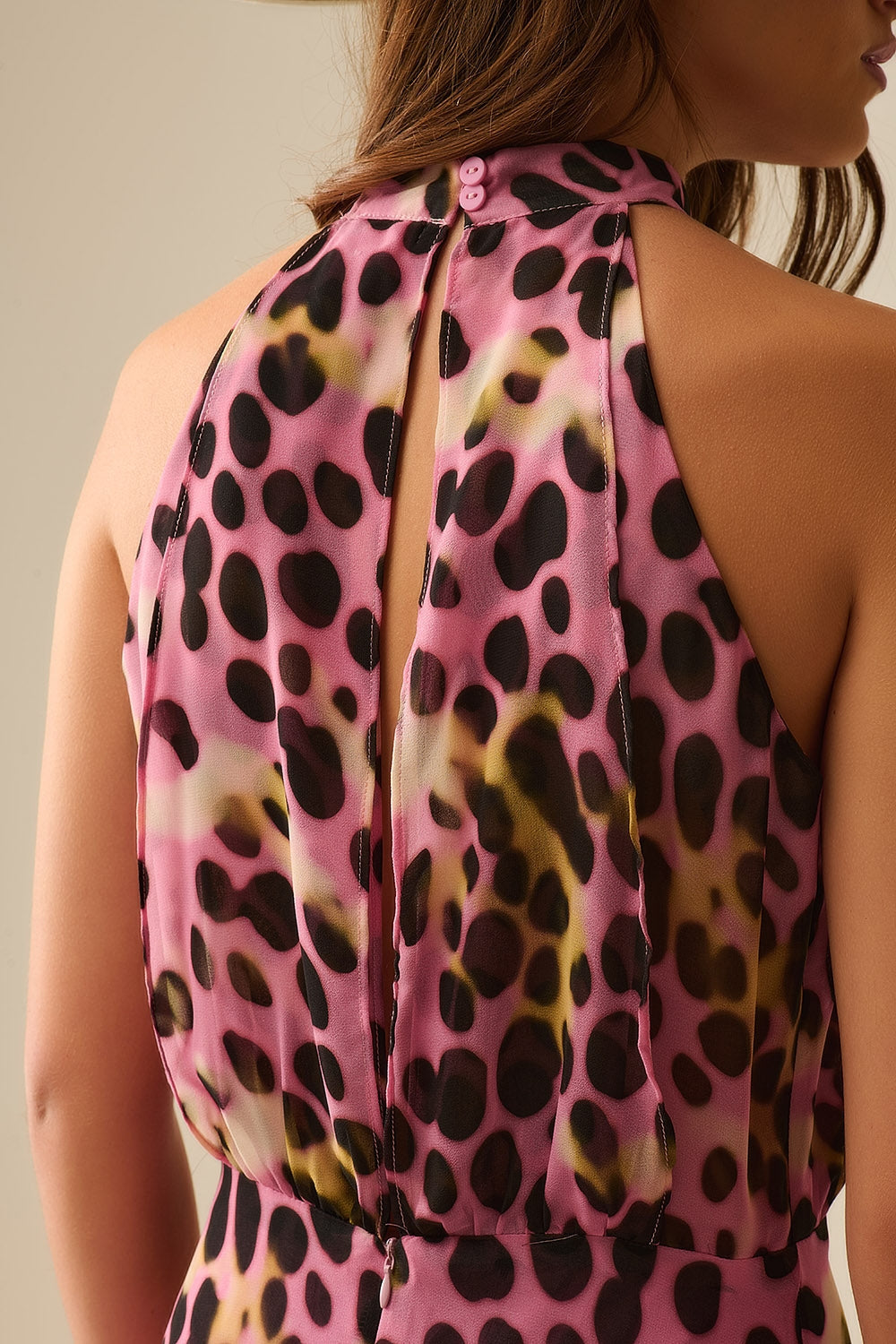 Vestido midi cruzado con cuello halter en estampado animal rosa y negro Q2