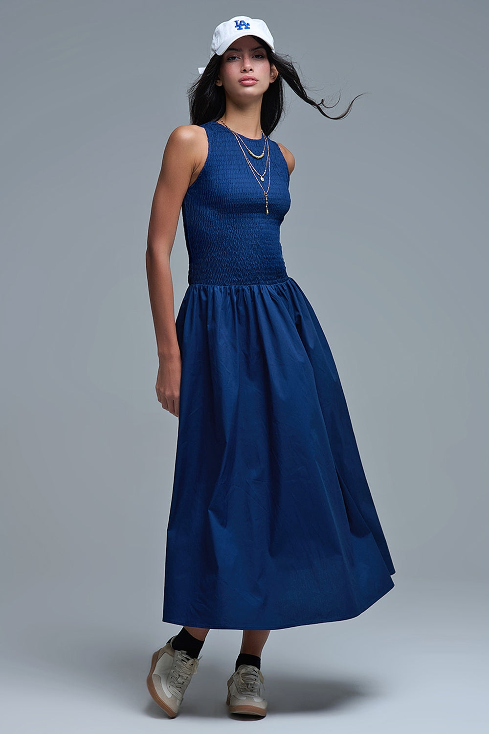 Maxi Vestido de popelina azul marino con detalle fruncido Q2