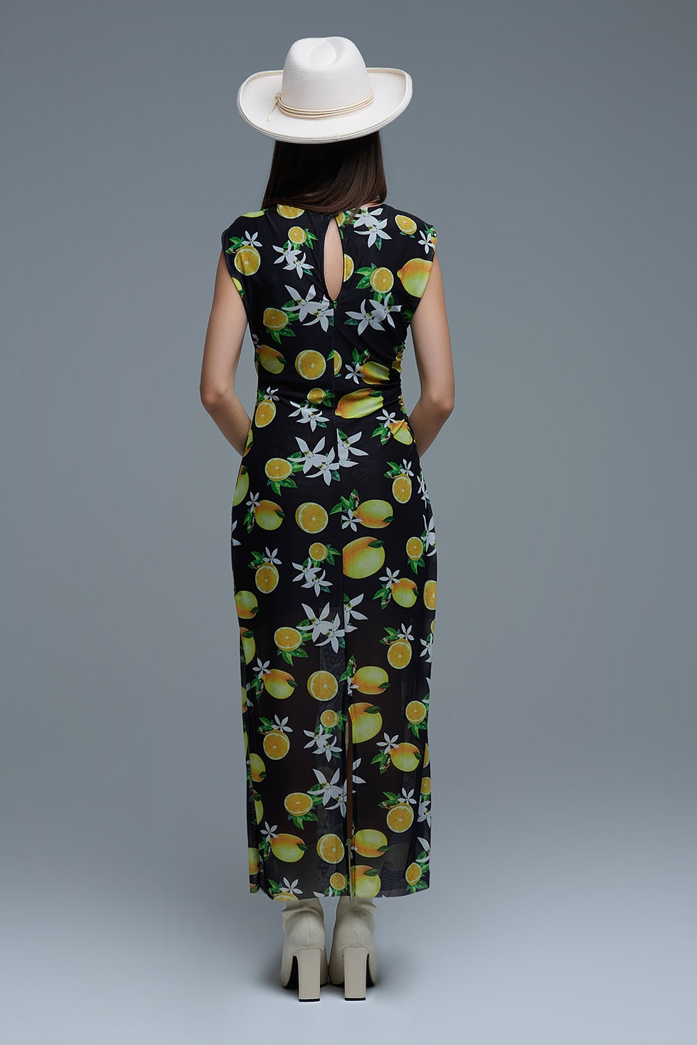 Maxi Vestido de Tul Negro con Rizo Lateral en Estampado Amarillo Limón Q2
