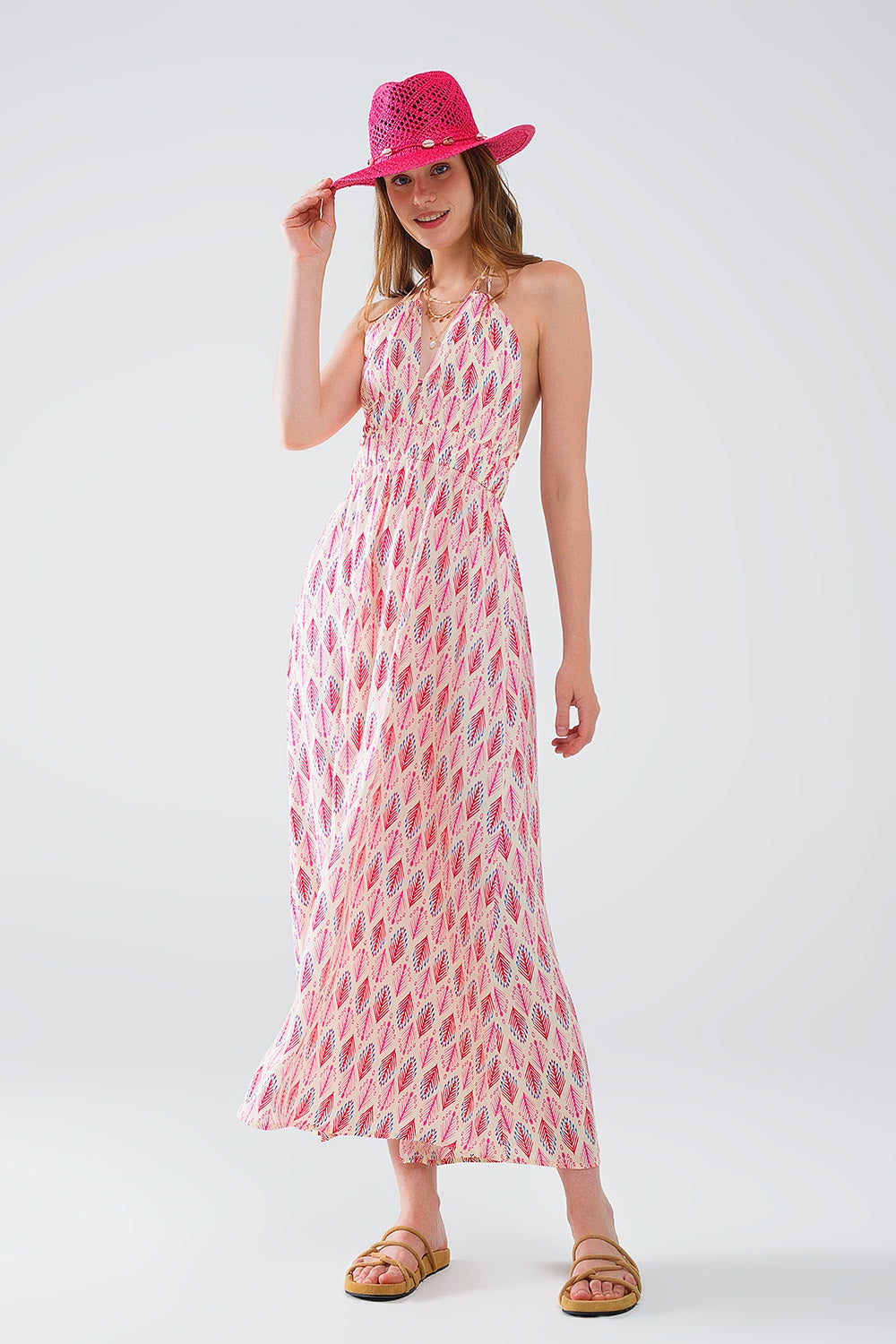 Maxi Vestido de Verano con Estampado de Plumas y Espalda Abierta en Rosa Q2