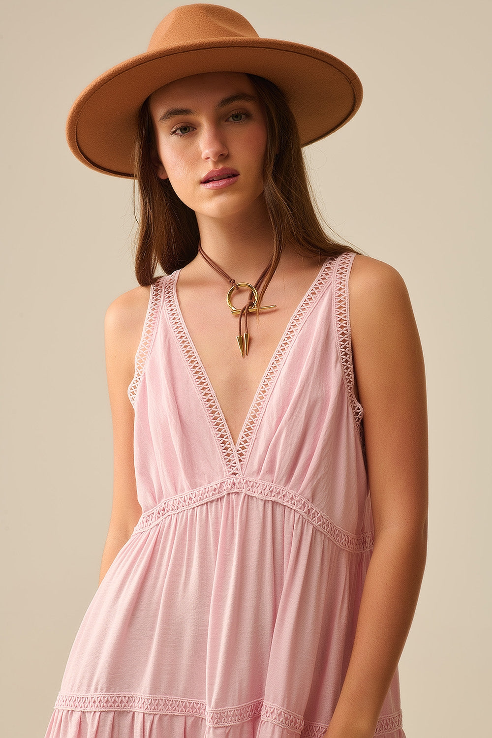 Maxi Vestido Rosa Con Detalles De Encaje Y Estilo Boho Q2